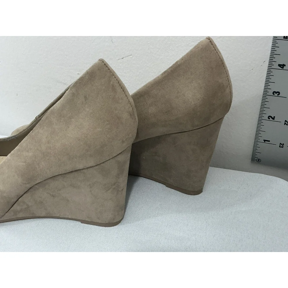 Womans Forever 21 Size 6 Slip On Tan Faux Suede Pointed Toe Wedge Shoes NWOT